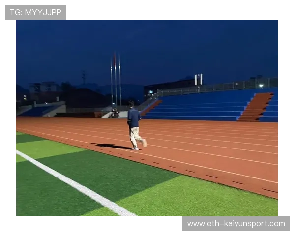 教师招聘考试跑步进场,考生压力引发共鸣