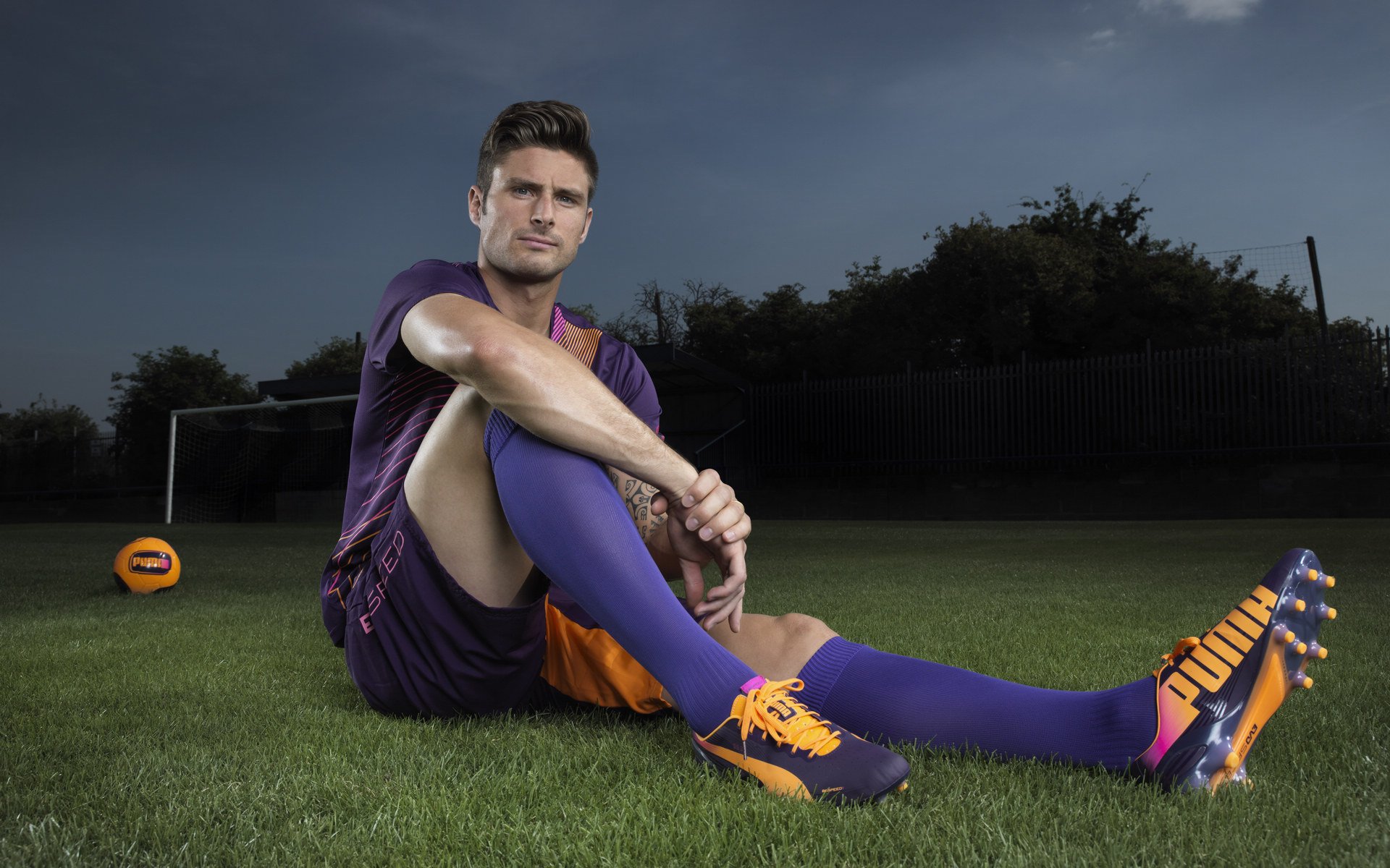 球员在赛场上面对压力仍能发挥稳定被赞为成熟，球员就应该在