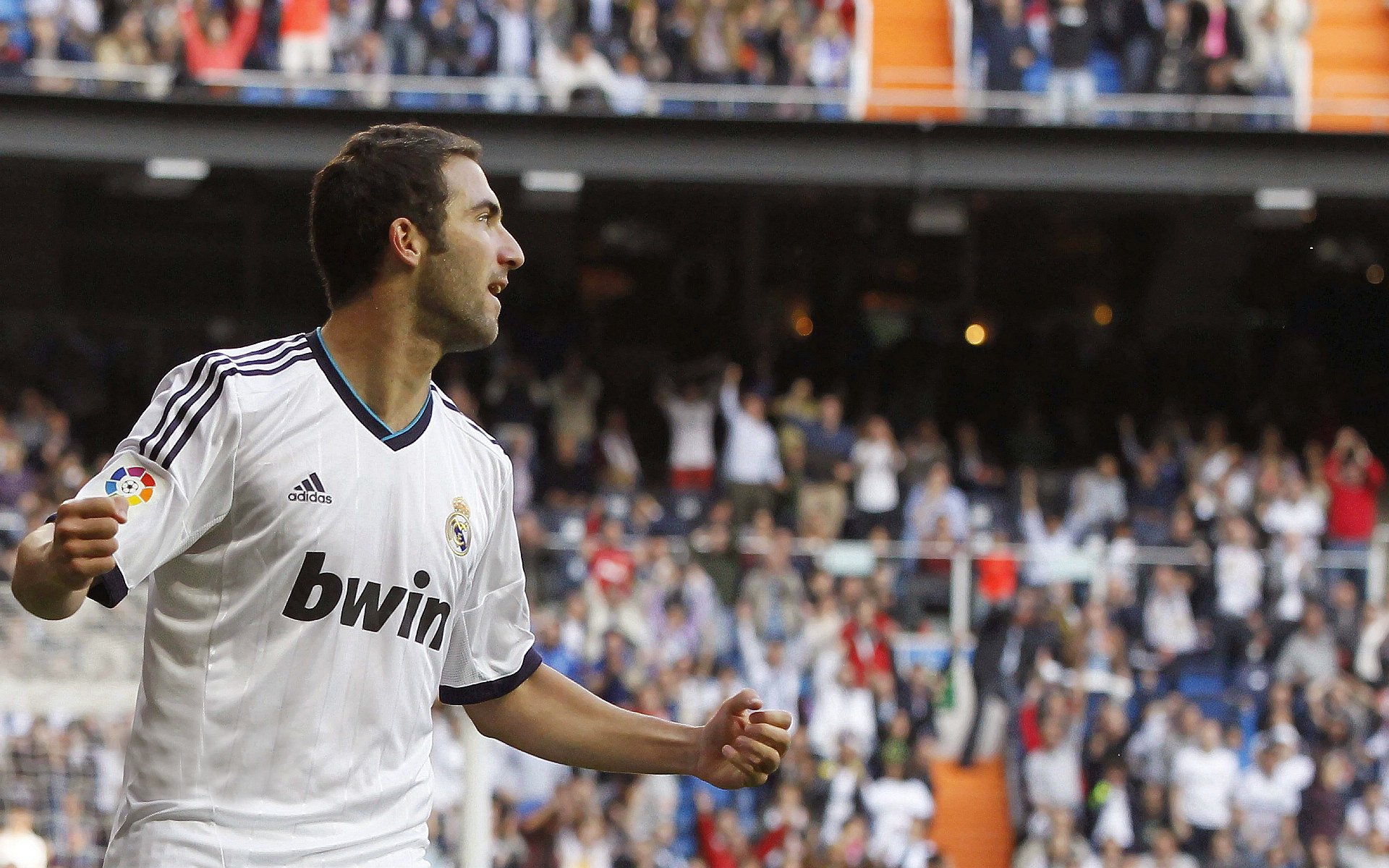 篮球精神鼓舞着每一位中国球迷，篮球精神文化